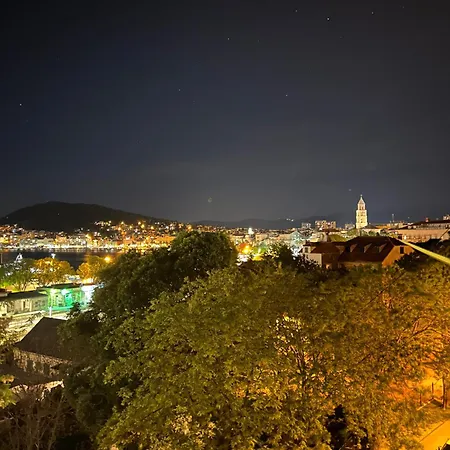 Bregos Superior - Unique Design 3-br - Unbelievable Panoramic View Of - Walking Distance From Unesco Palace And Bacvice - Free Parking - Buralux Apartment Split