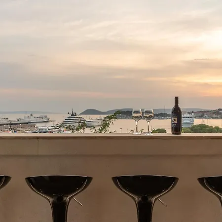 Bregos Superior - Unique Design 3-br - Unbelievable Panoramic View Of - Walking Distance From Unesco Palace And Bacvice - Free Parking - Buralux Apartment