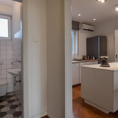 Apartment Bregos Superior - Unique Design 3-br - Unbelievable Panoramic View Of - Walking Distance From Unesco Palace And Bacvice - Free Parking - Buralux *