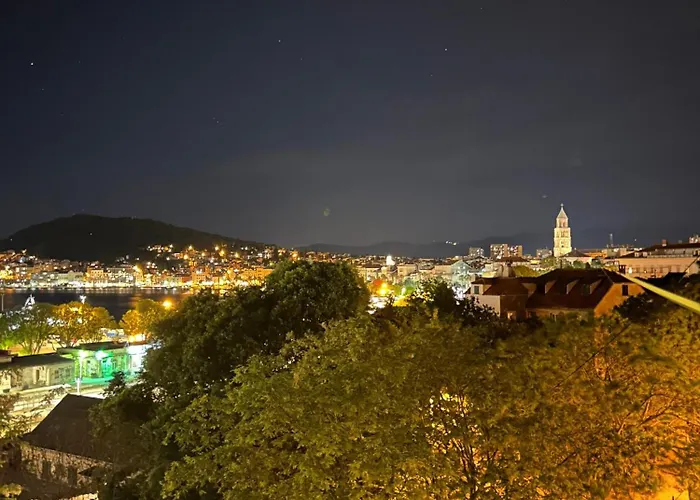 Bregos Superior - Unique Design 3-br - Unbelievable Panoramic View Of - Walking Distance From Unesco Palace And Bacvice - Free Parking - Buralux Apartman Split