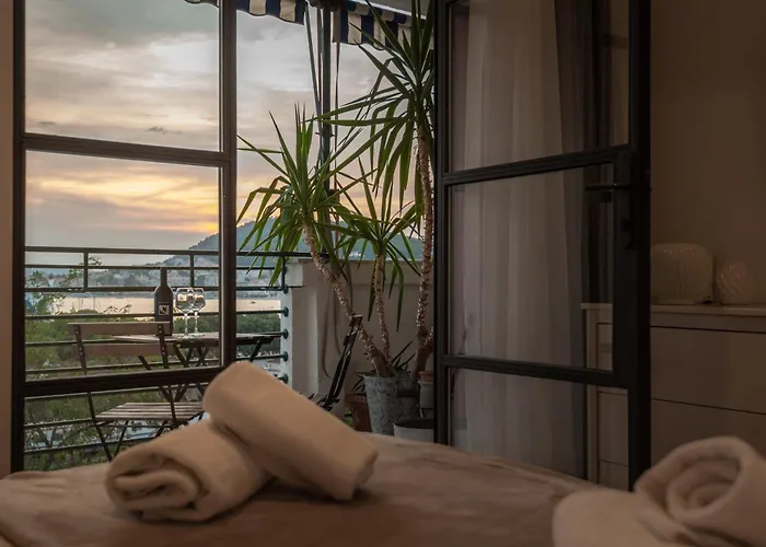 Bregos Superior - Unique Design 3-br - Unbelievable Panoramic View Of - Walking Distance From Unesco Palace And Bacvice - Free Parking - Buralux Split