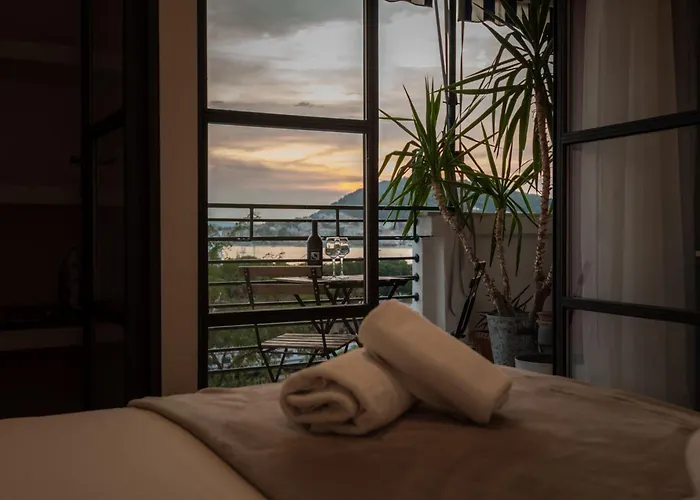 Apartman Bregos Superior - Unique Design 3-br - Unbelievable Panoramic View Of - Walking Distance From Unesco Palace And Bacvice - Free Parking - Buralux