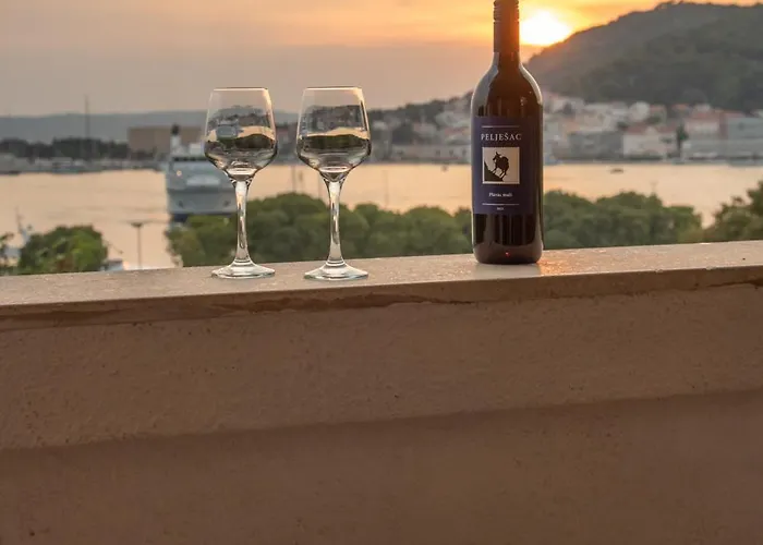 Bregos Superior - Unique Design 3-br - Unbelievable Panoramic View Of - Walking Distance From Unesco Palace And Bacvice - Free Parking - Buralux * Split