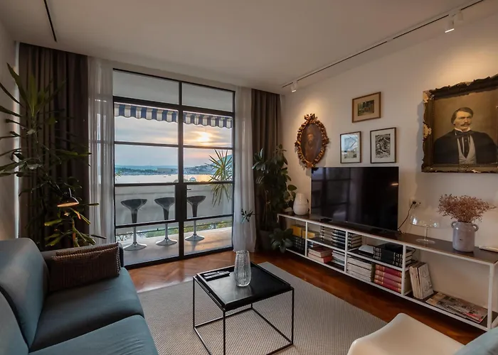 Apartman Bregos Superior - Unique Design 3-br - Unbelievable Panoramic View Of - Walking Distance From Unesco Palace And Bacvice - Free Parking - Buralux *